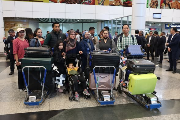 Rakyat balik dari iran 01