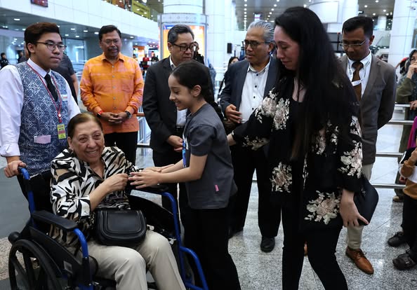 Rakyat balik dari iran 02
